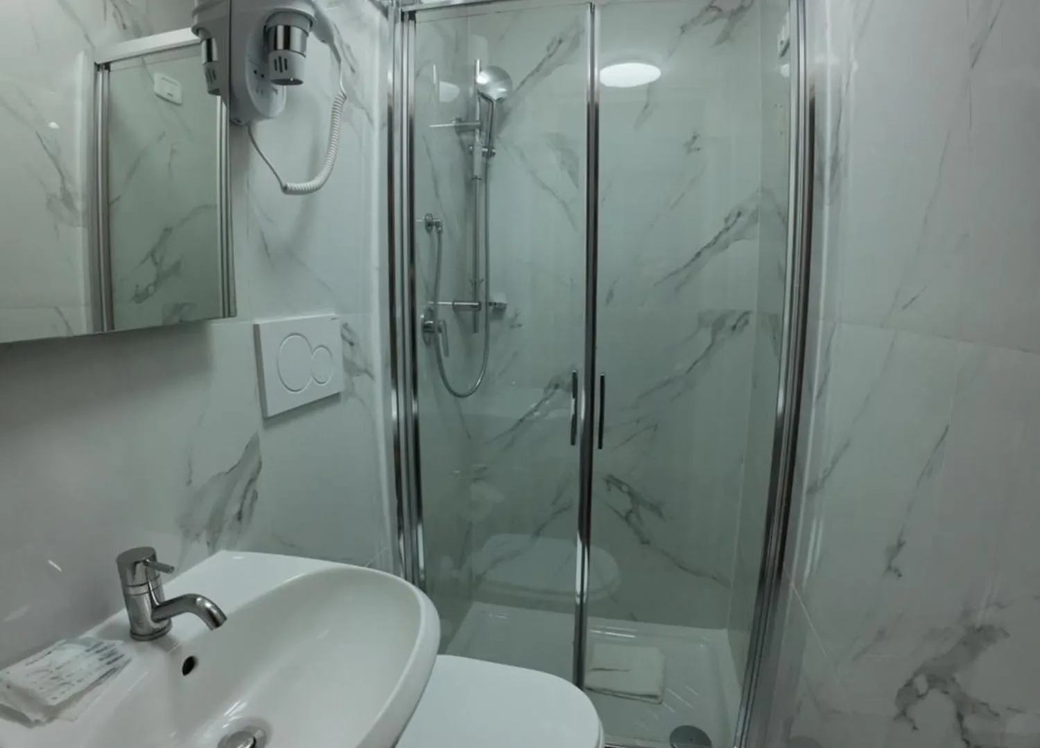 Kaydee Guesthouse 로마 2*,  이탈리아