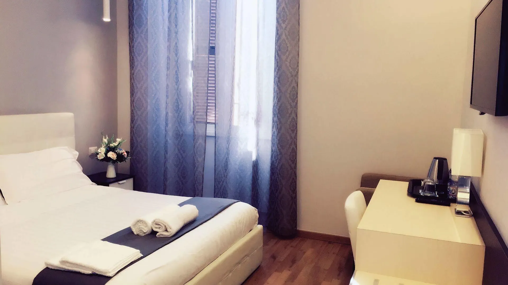 Kaydee Guesthouse Rome 2*,